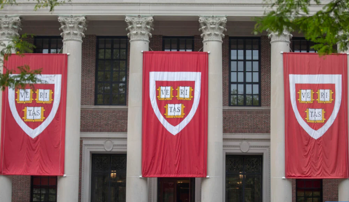 Harvard: Bancos centrales deberían comprar bitcoin y tenerlo en sus reservas