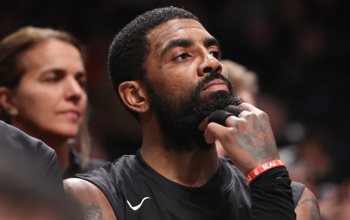 Nets suspendieron al jugador Kyrie Irving por promocionar película antisemita