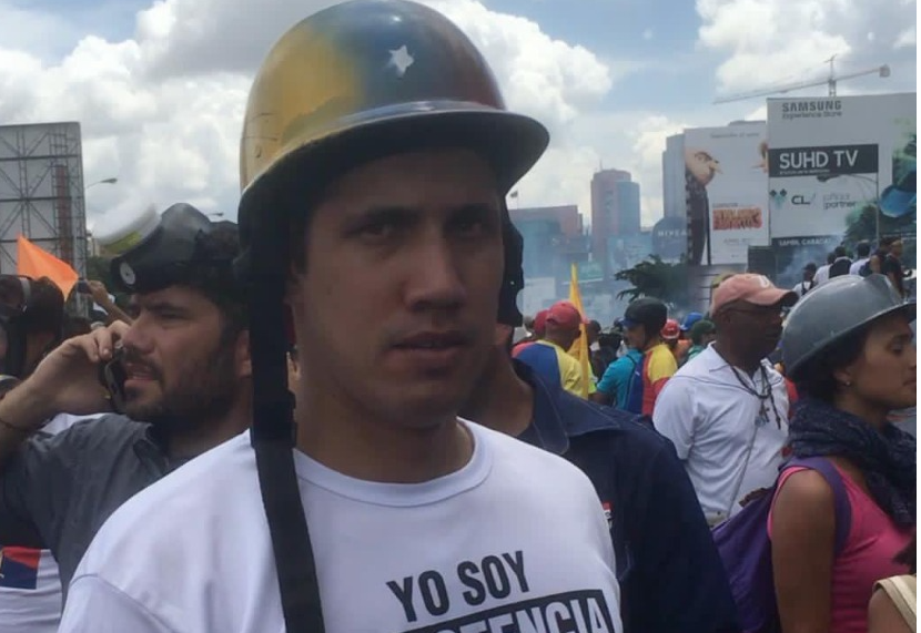 “Los estudiantes universitarios han jugado roles históricos”, recordó Guaidó