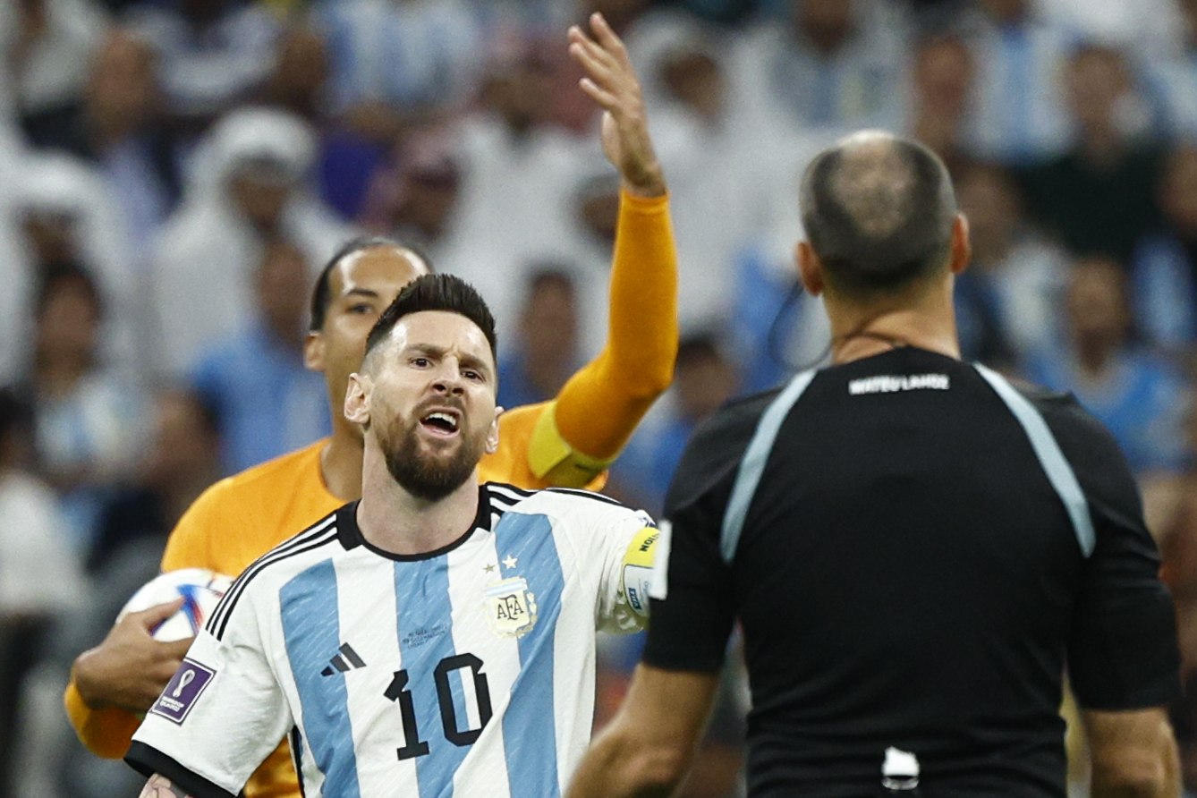 Messi encabezó los dardos de Argentina contra el mal arbitraje de Mateu Lahoz