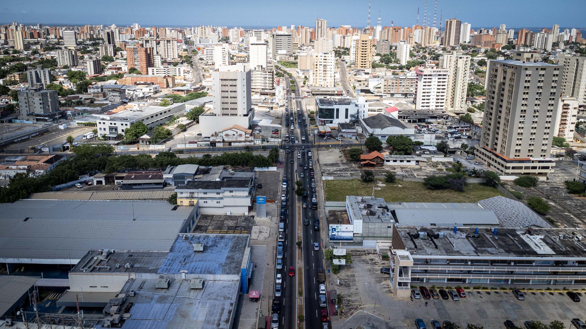 Venezuela, estancada en una cola por gasolina (Fotos)