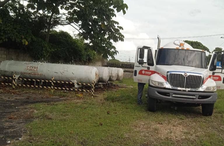 En Barinas pasan roncha con el gas por tubería: vecinos de Los Pozones pasaron tres días cocinando a leña