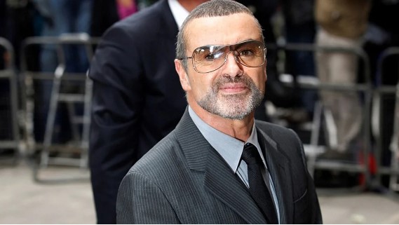 El solitario final de George Michael: heroína, una salida compulsiva del clóset y la ironía de morir en Navidad