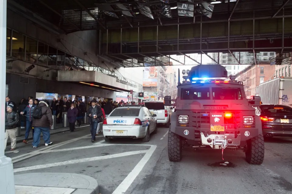 Por un cigarrillo, hispano terminó acuchillado en Time Square