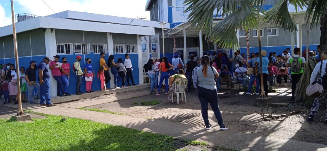 Continuas fallas en el sistema que impiden tramitar cédulas y pasaportes en el Saime de Maturín