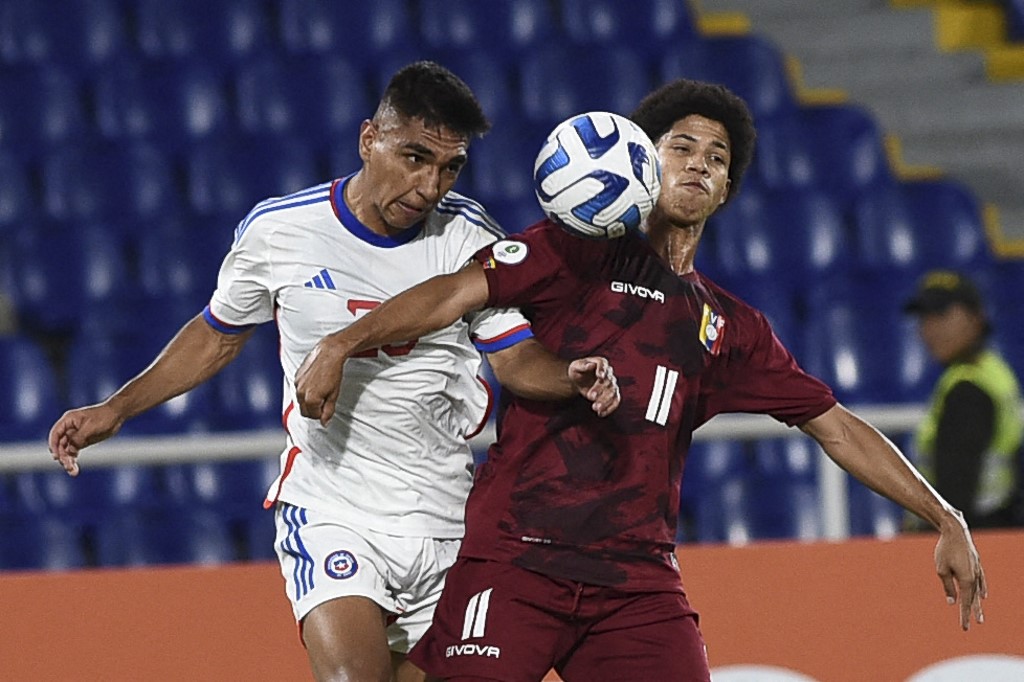 Bombazo: La estrella del fútbol venezolano, David Martínez, llegó a un acuerdo con el Ajax