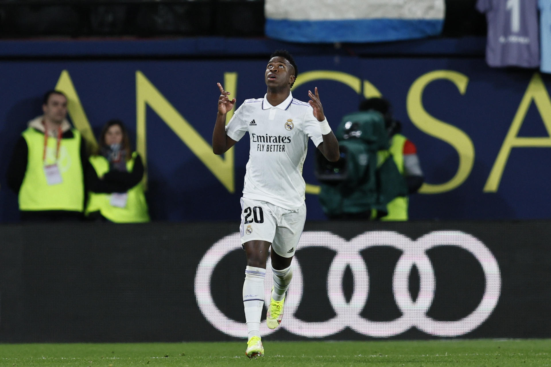 El Atlético condenó enérgicamente el hecho “repugnante” del muñeco de Vinicius colgado en Madrid