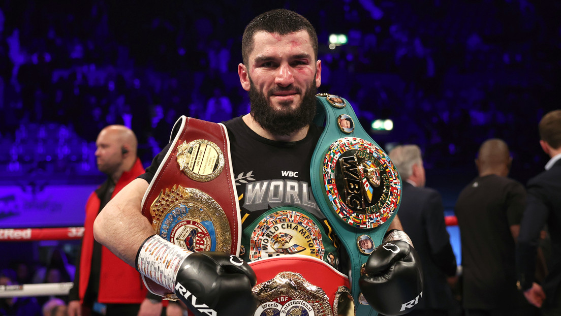 Artur Beterbíev defiende sus títulos de los semipesados en una brutal y emocionante pelea contra Anthony Yarde (VIDEO)