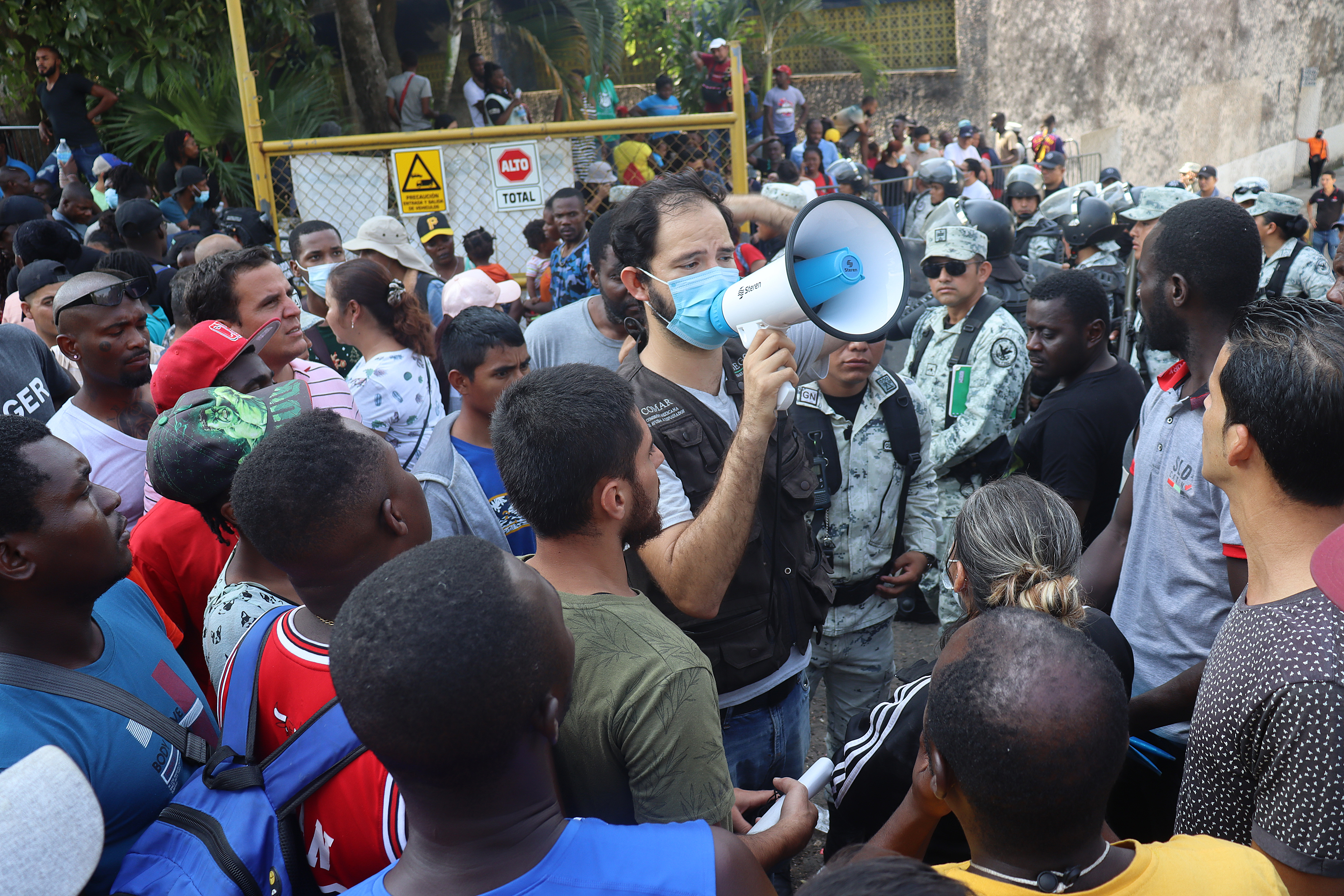 México reactivó trámites de asilo en su frontera sur luego de protestas de migrantes