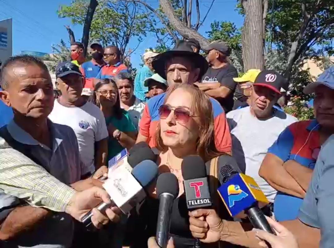 Trabajadores de Hidrocaribe en Sucre se “mamaron” de cobrar una miseria y salieron a la calle amotinados