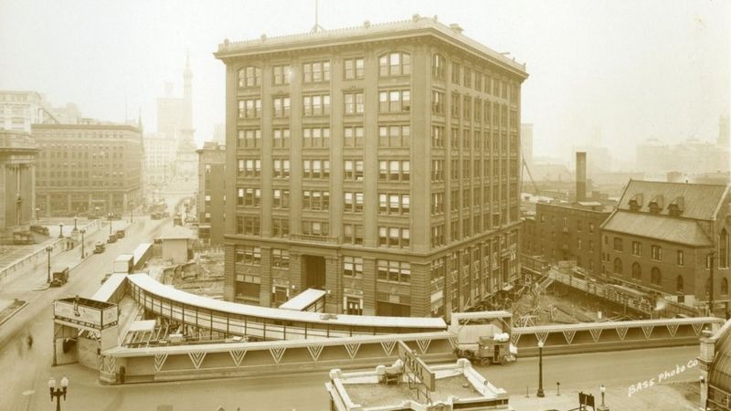 La titánica obra que logró girar un edificio hace casi un siglo y con los trabajadores dentro