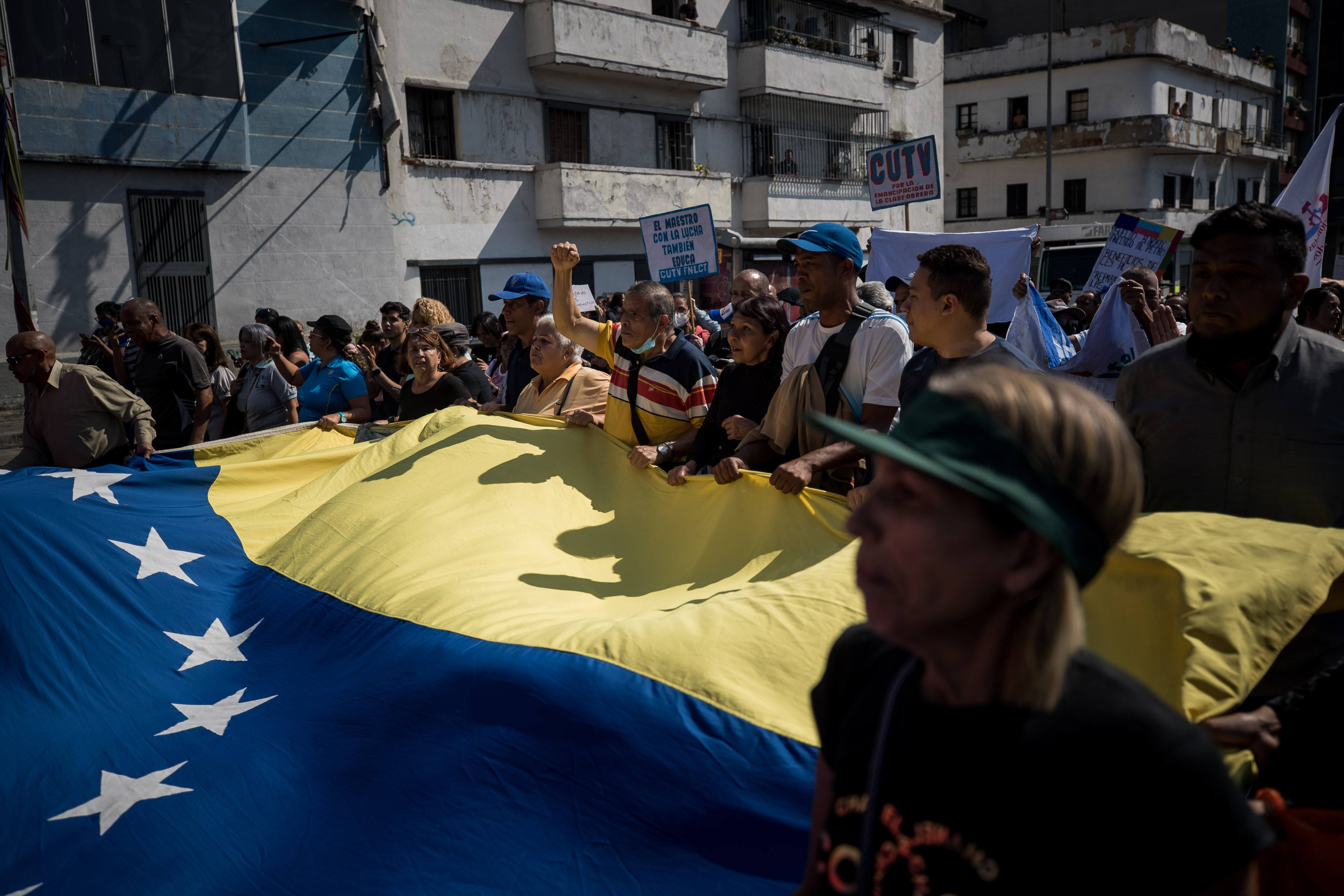 EN VIDEOS: Docentes con guáramo y sin miedo salieron a protestar en toda Venezuela