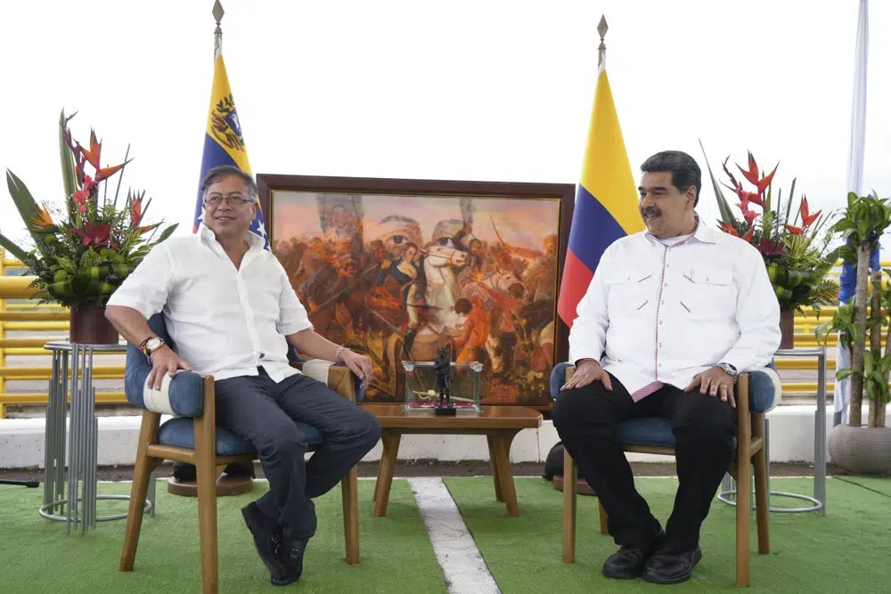 Presidents of Colombia, Venezuela sign trade deal on border