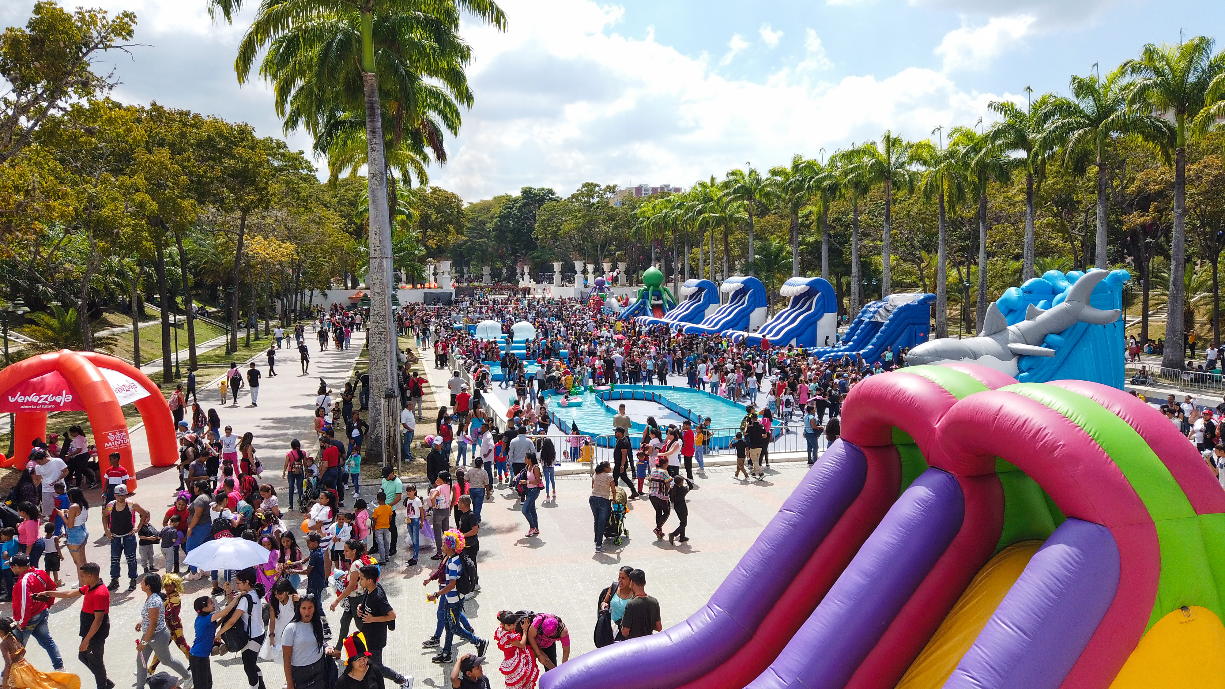 Paseo Los Próceres, la “playa” de los caraqueños para celebrar los carnavales #20Feb (FOTOS)