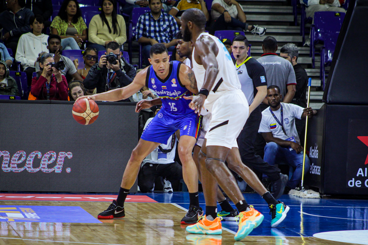 En imágenes: los mejores momentos de la paliza de Venezuela ante Bahamas que los dejó a un paso del Mundial de Baloncesto