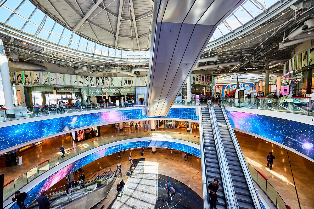 Se desata el pánico en un centro comercial en París tras supuestos disparos (VIDEOS)