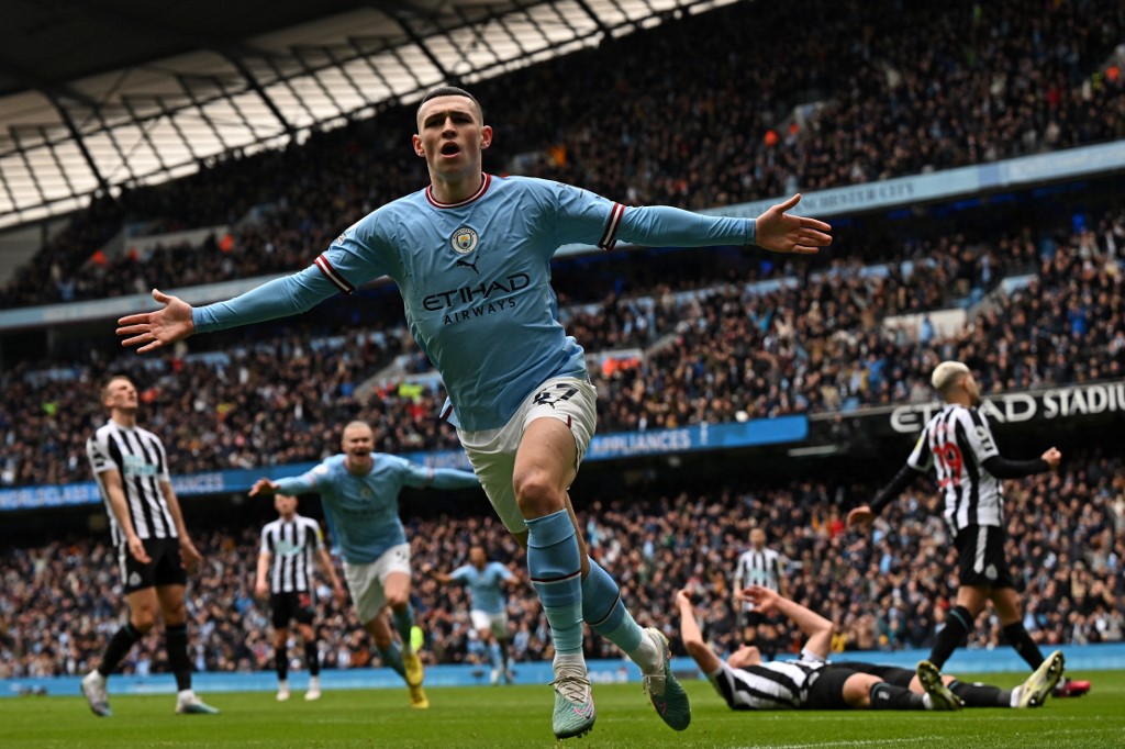 Manchester City le ganó al Newcastle y aumentó la presión sobre el Arsenal