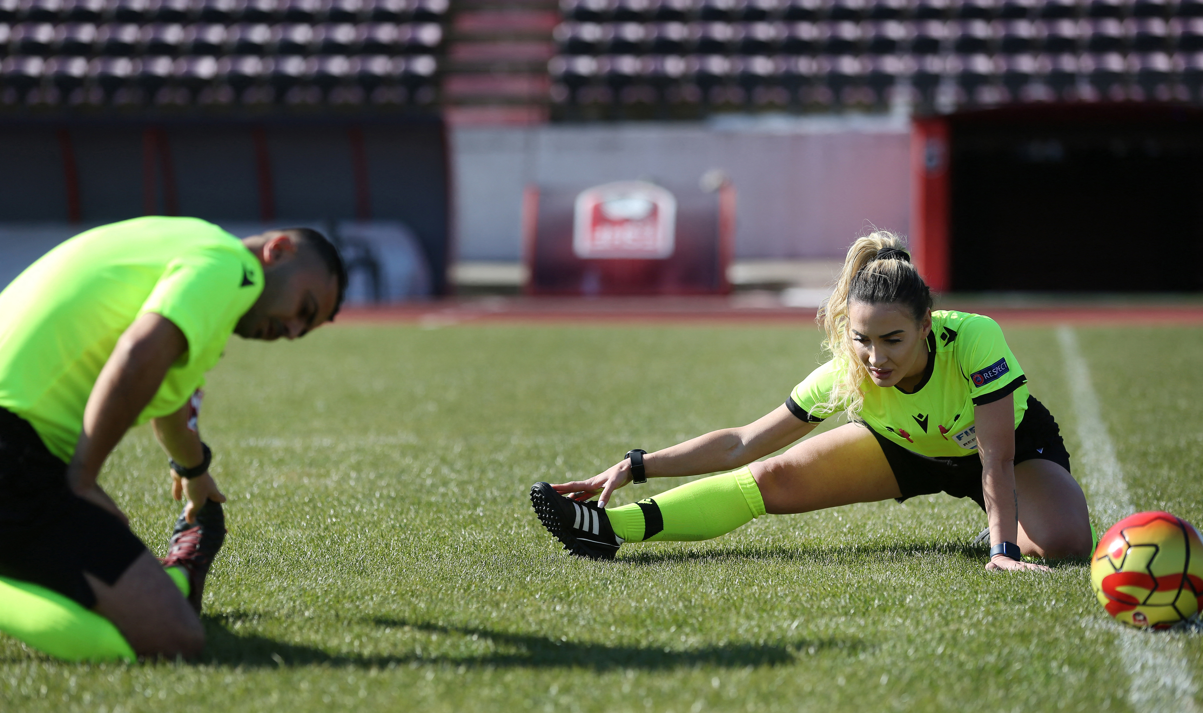 El final de un “tabú”: las mujeres que hacen historia en el fútbol albanés (FOTOS)