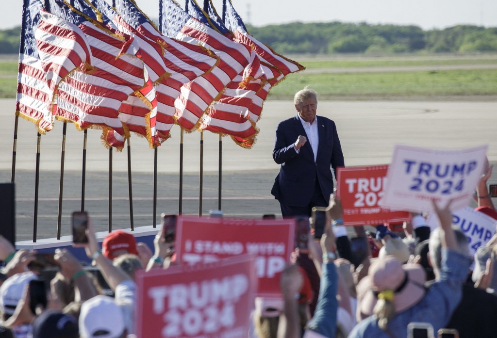 Campaña de Trump arremetió contra al fiscal especial y lo acusó de ser el “ejecutor de la familia Biden”