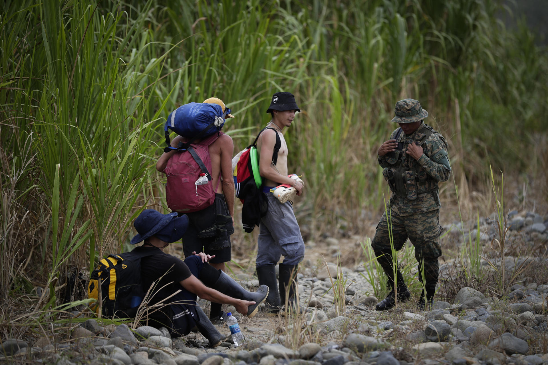 Formación y equipamiento, clave del apoyo de EEUU contra el tráfico de migrantes en el Darién