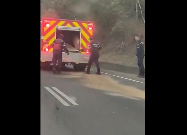 Derrame de combustible en la carretera Panamericana generó fuerte tráfico este #23Mar (Video)