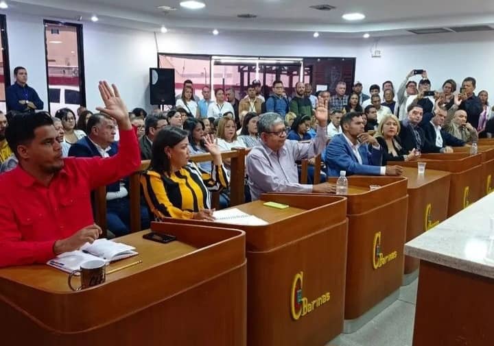 Chavistas del Consejo Legislativo de Barinas crearon una comisión para perseguir a los docentes que protestan