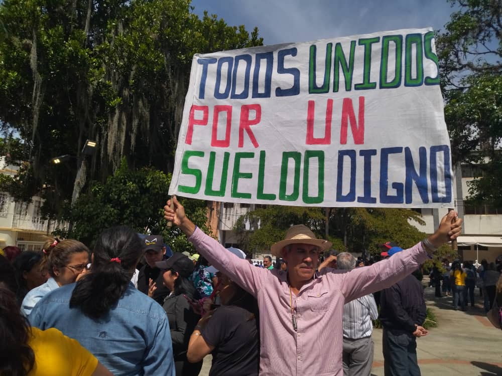 Sociedad civil respaldó “firmazo” de docentes merideños que siguen protestando por la firma del contrato colectivo