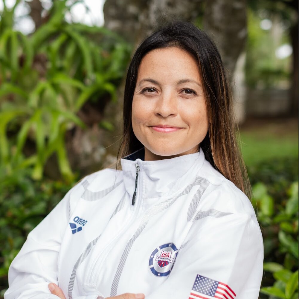 Una venezolana entrena a campeonas mundiales con síndrome de Down de nado sincronizado