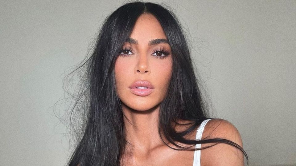 Kim Kardashian mostró sus “par de motivos” y dejó con la boca abierta a todo el mundo (FOTOS)