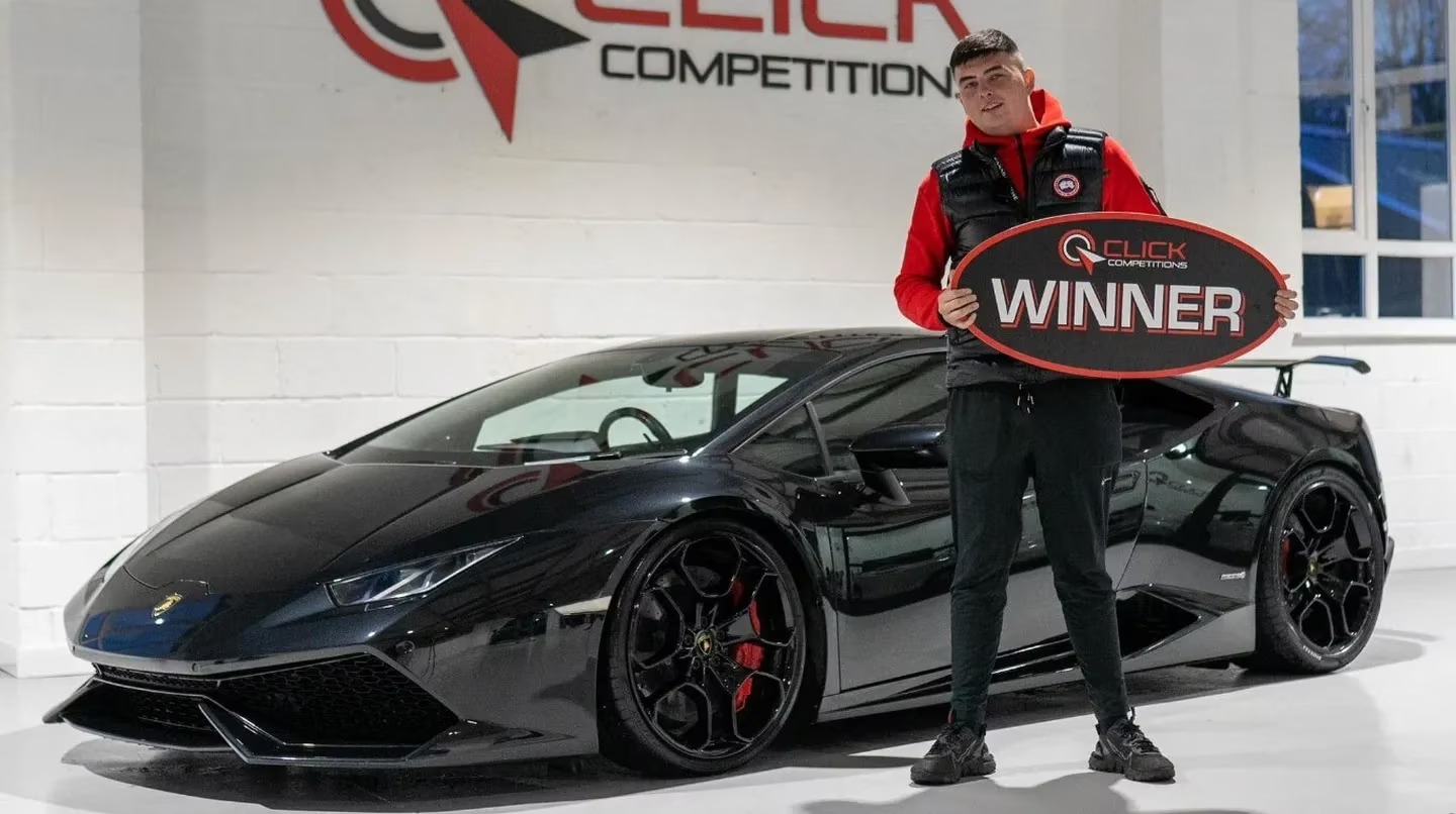 Se ganó un Lamborghini en un sorteo y a las pocas semanas lo destrozó