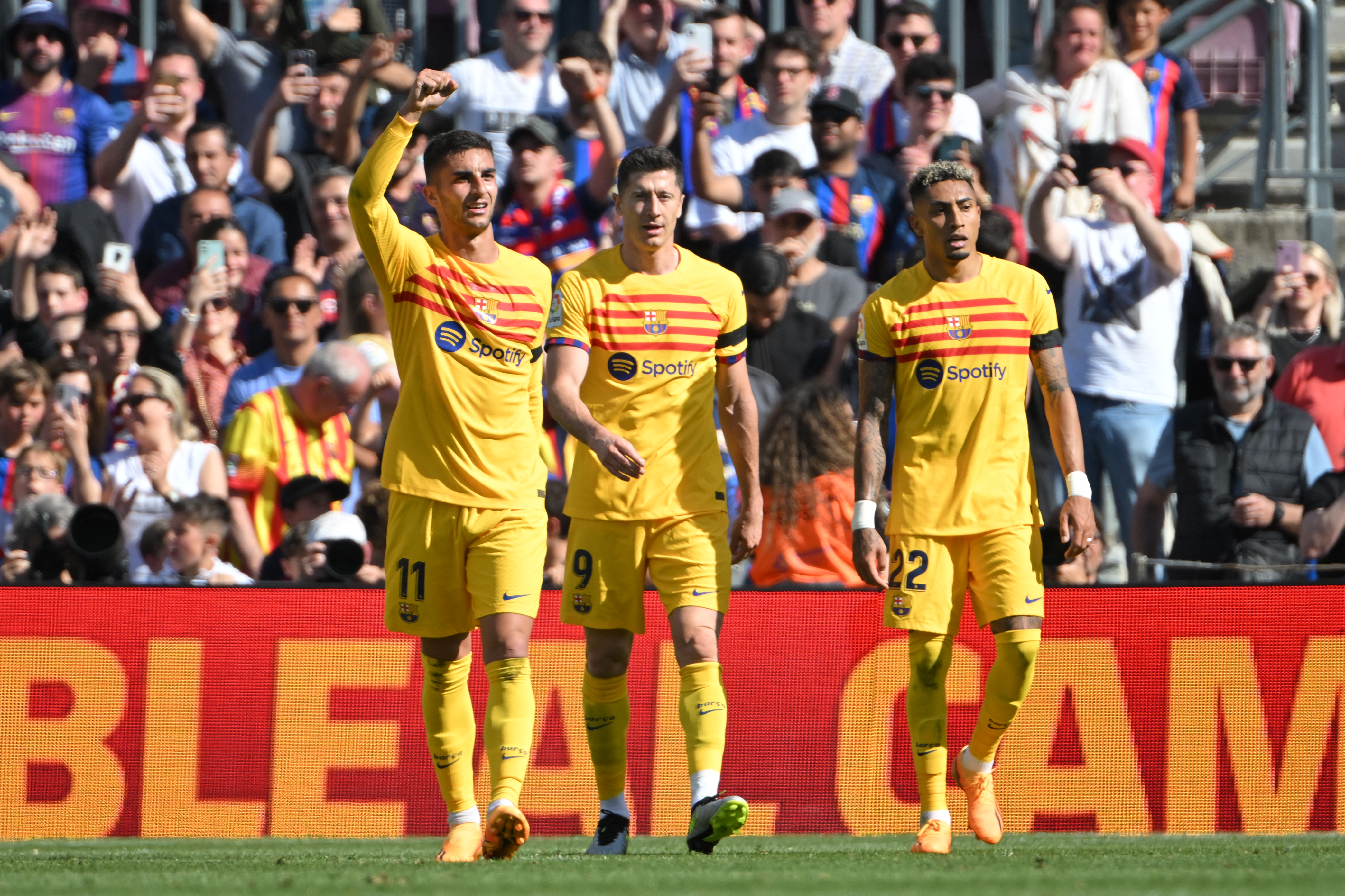 El Barcelona se afianza en su lucha al título tras vencer por la mínima al Atlético