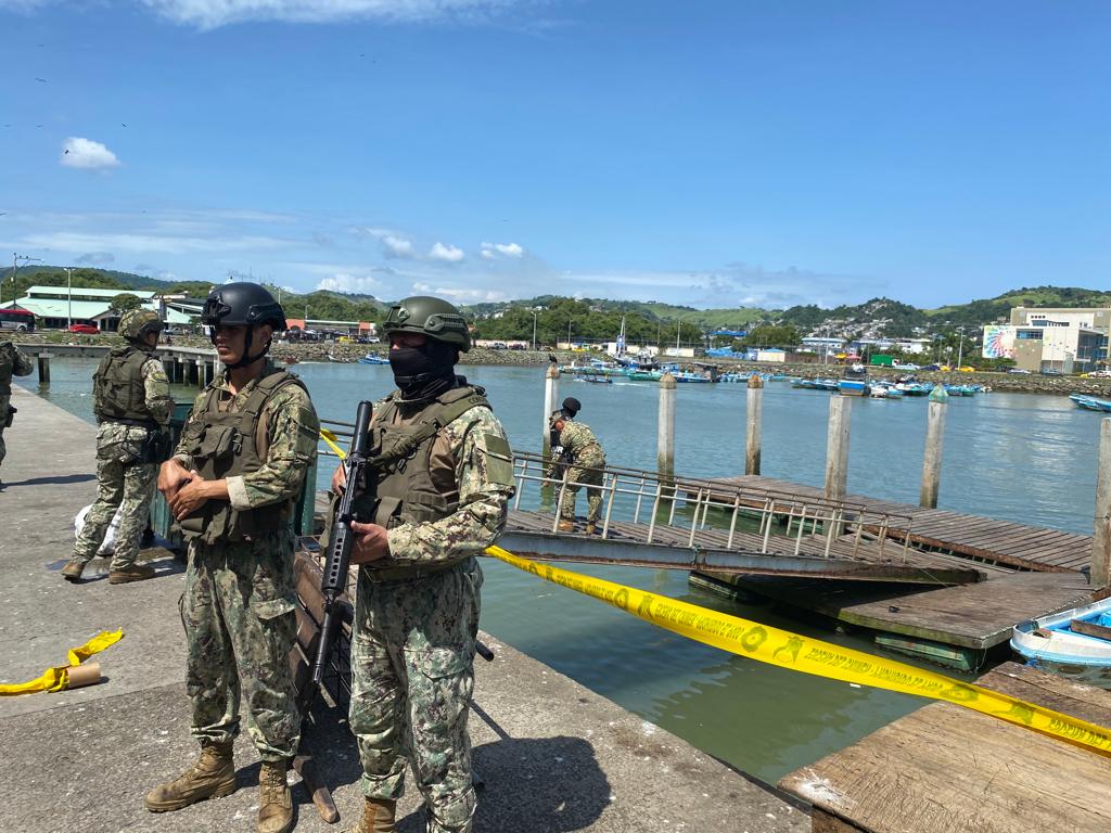 Así fue la masacre por tierra y mar en un puerto pesquero de Ecuador que dejó al menos 9 muertos y 4 heridos (VIDEO)