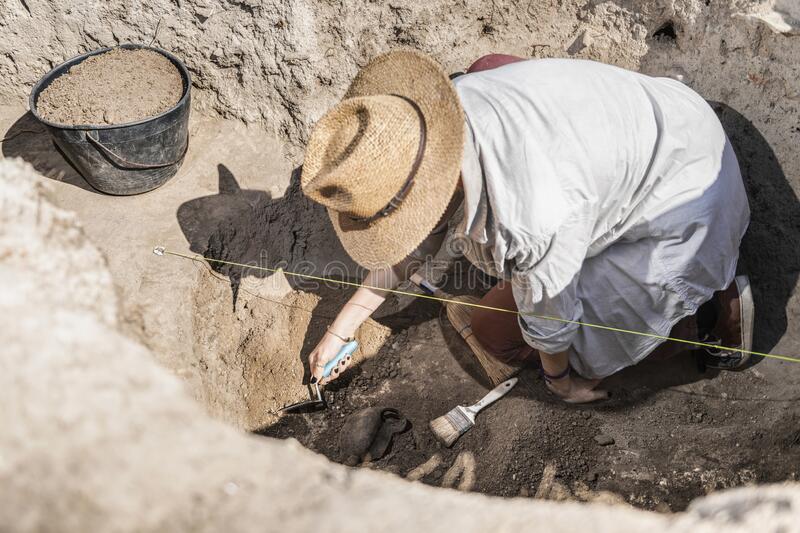 Arqueólogos encuentran una estatuilla de Buda en un antiguo sitio egipcio