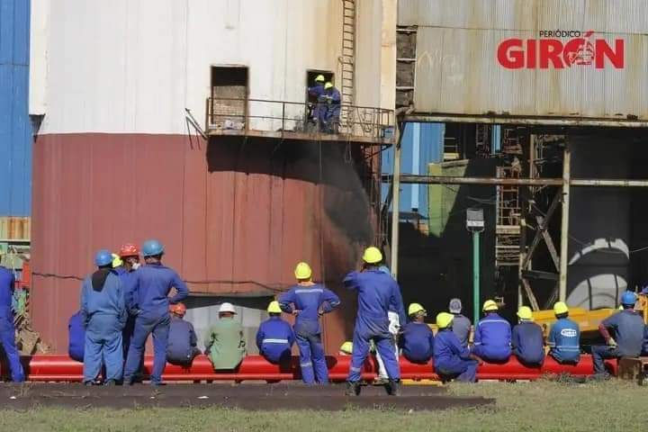 Al menos un muerto y un atrapado tras un derrumbe en una central térmica de Cuba