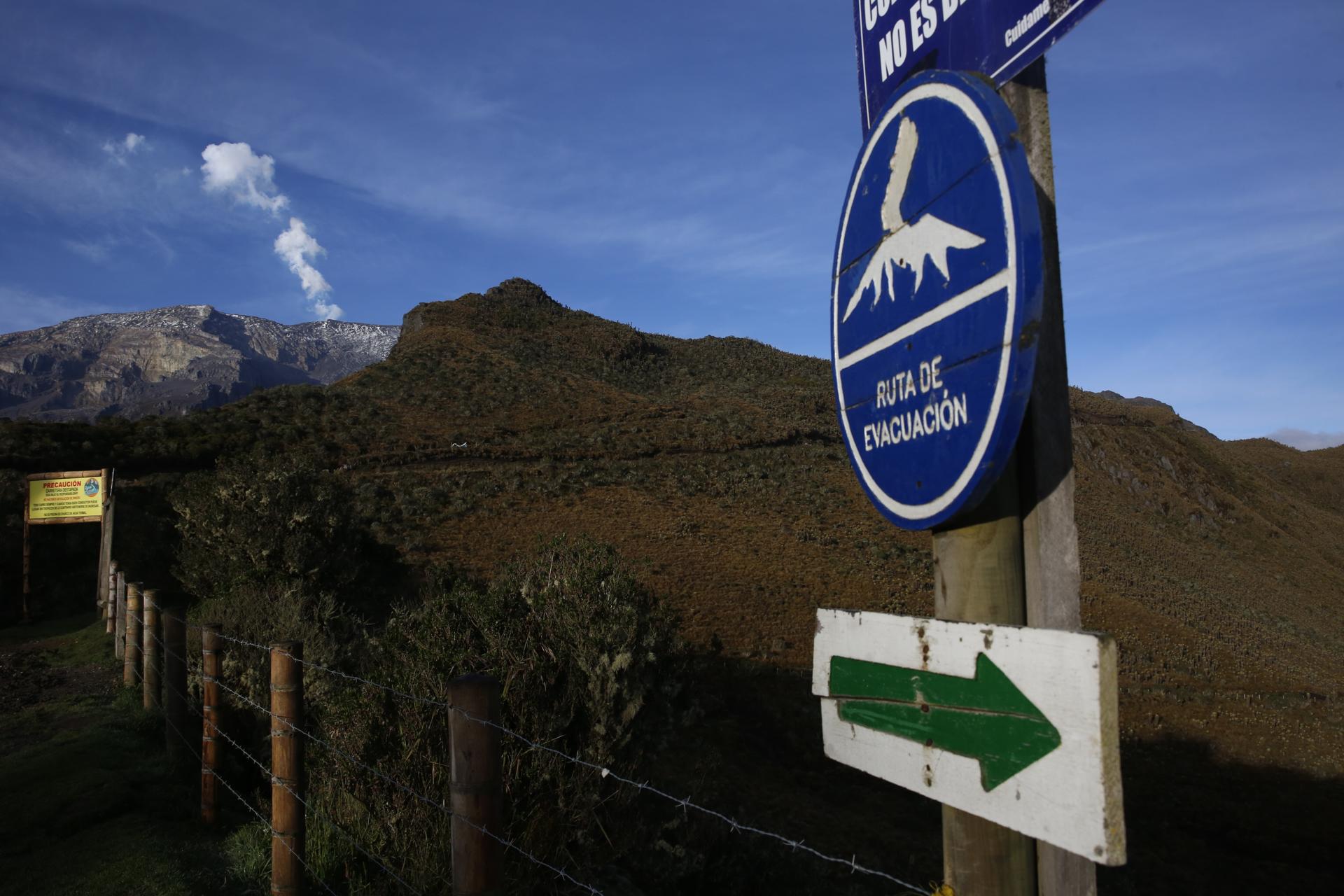 El volcán Nevado del Ruiz sigue con actividad inestable y en alerta naranja