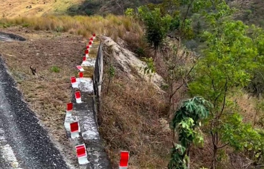 “Ojos de gato” en la carretera Maracay-Choroní conducen directo a un “voladero”