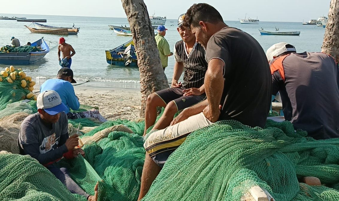 A la isla de Coche le cayeron las siete plagas de la revolución chavista