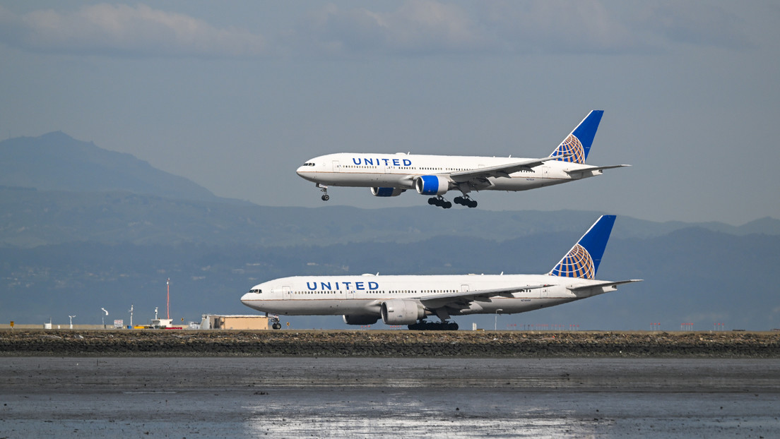 Un pasajero golpea violentamente a un auxiliar de vuelo en EEUU (VIDEO)