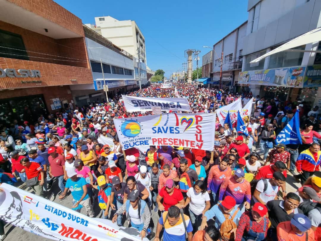 Cumaná: Empleados públicos no se amilanaron ante la presencia de policías y marcharon por mejoras laborales