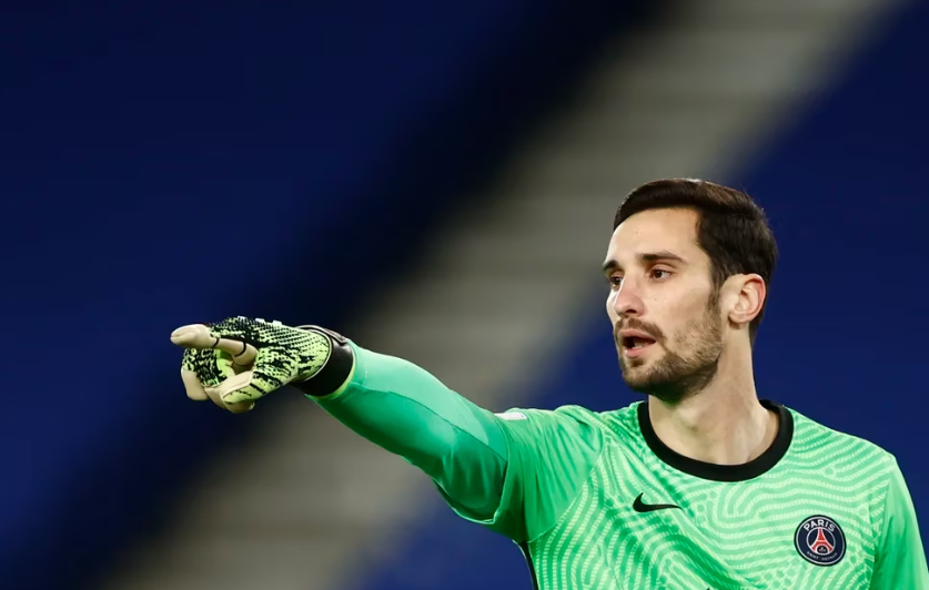 Sergio Rico, portero del PSG sigue en estado grave y sedado tras ocho días en la UCI