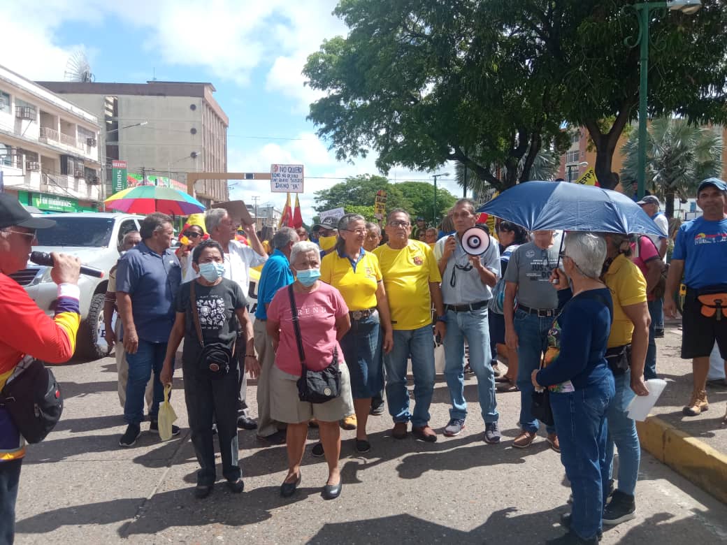 Adultos mayores venezolanos, cansados de sobrevivir por la caridad de familiares que envían remesas