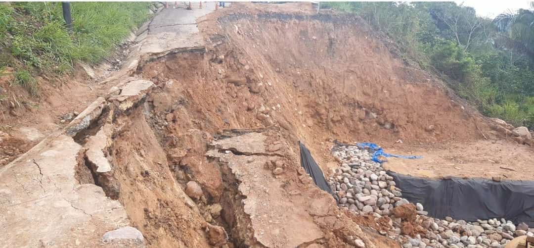 Enfermos mueren y comerciantes evitan pasar por ahí: peligroso paso aísla a habitantes de Palmar de La Copé