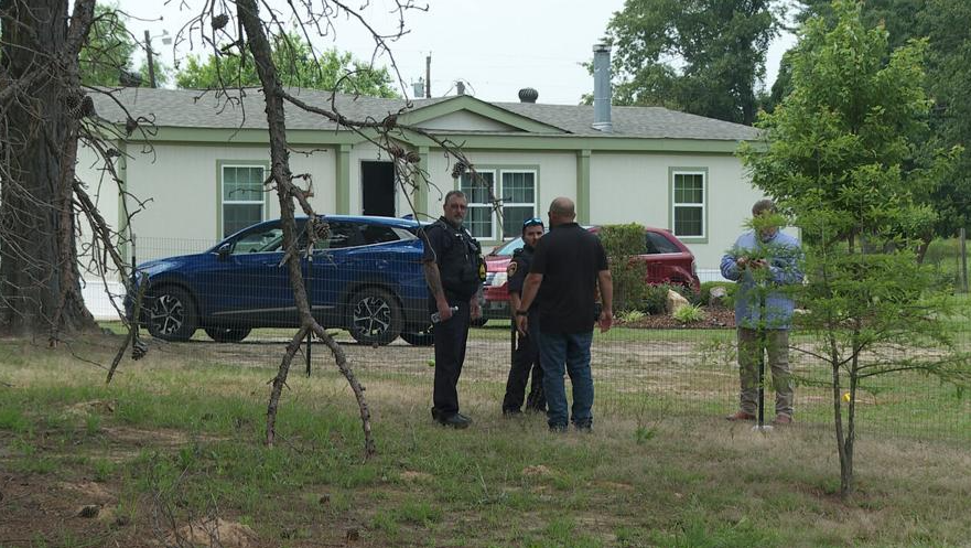 Esperó a que una familia volviera a su casa rodante y masacró a todos en Texas