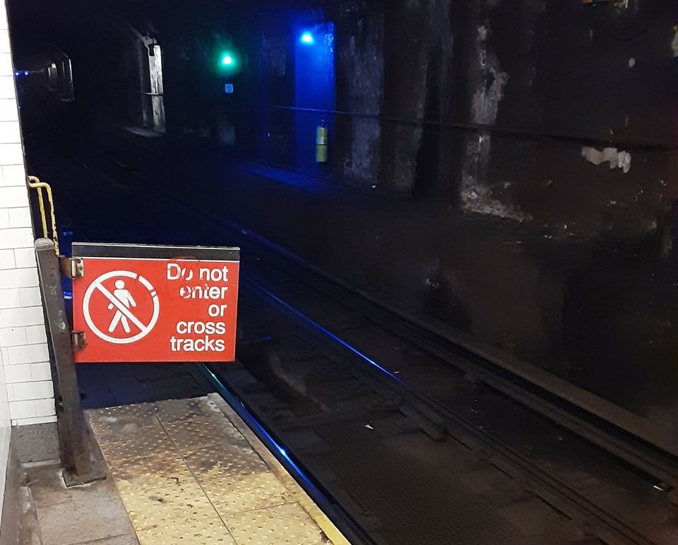 Reto mortal: Joven de 14 años murió “surfeando” sobre el metro de Nueva York