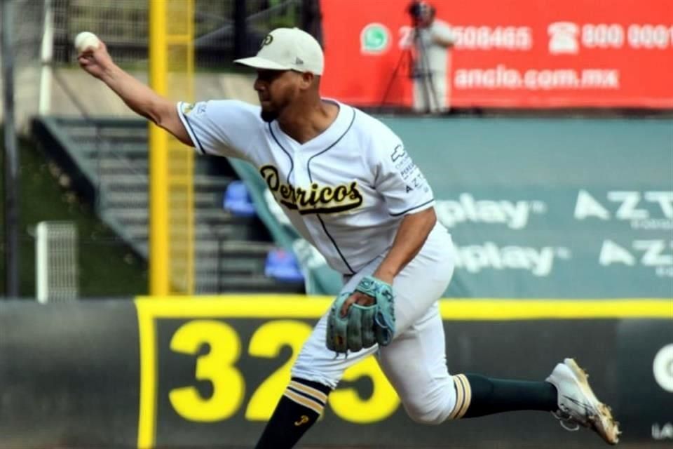 El venezolano Yoimer Camacho presume el mejor récord para un lanzador en México