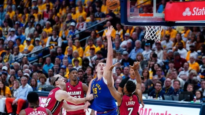 Denver Nuggets se quedó con el primer juego de las finales de la NBA ante Miami Heat