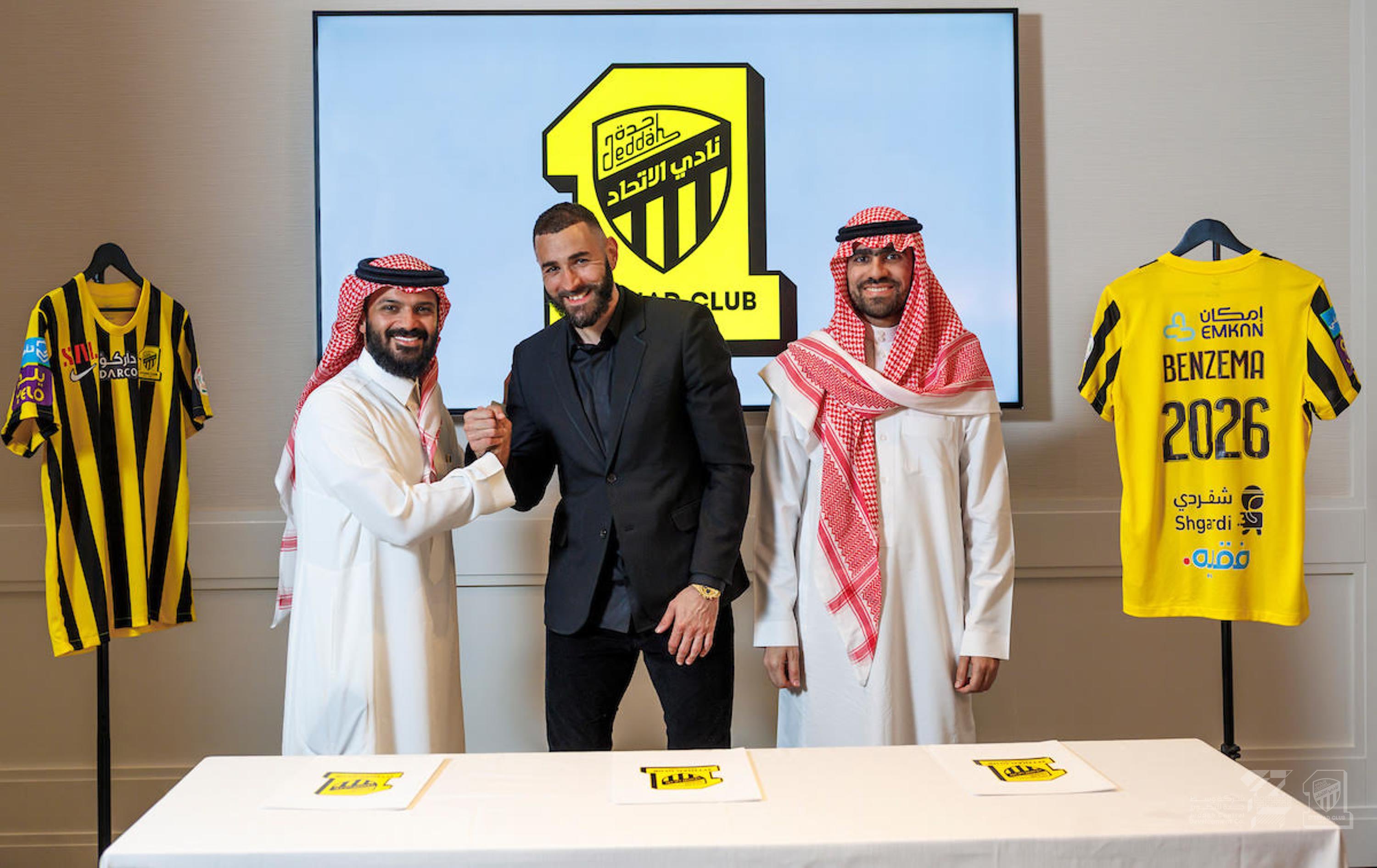 Karim Benzema firmó con Al Ittihad de Arabia Saudita por tres temporadas