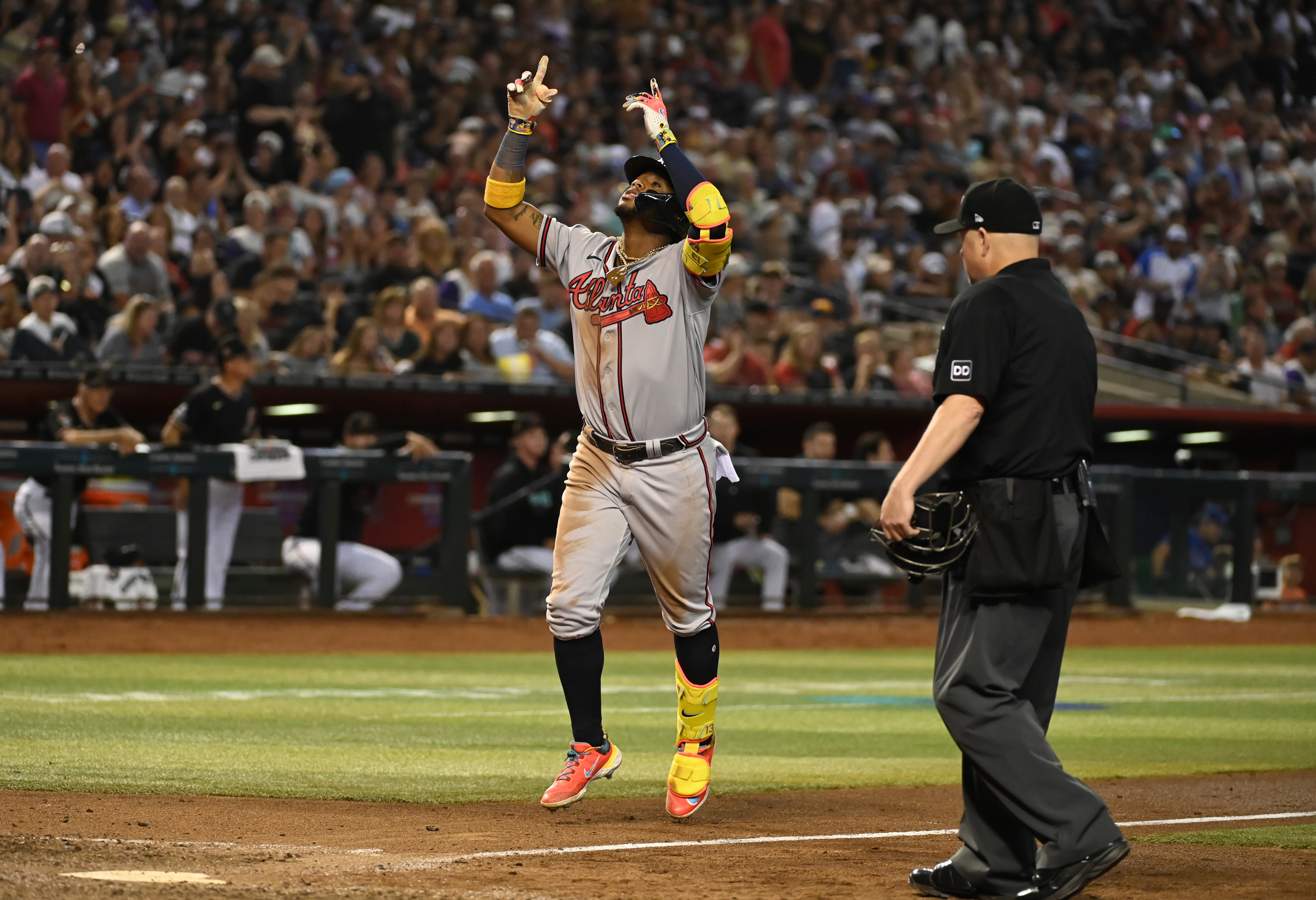 VIDEO: Acuña Jr. presume de músculo y manda la pelota “pa’ La Sabana”