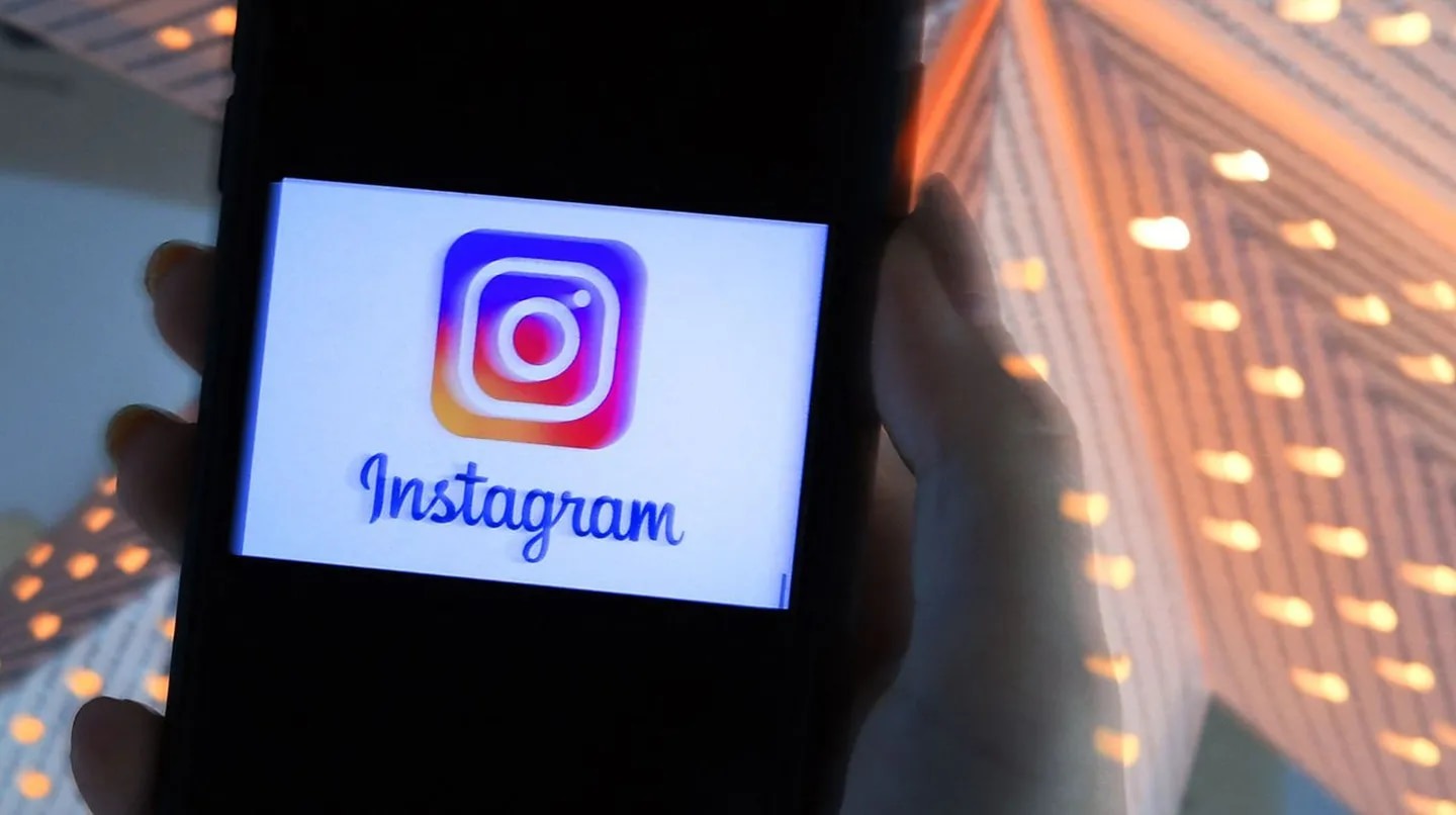 El chatbot que lanzaría Instagram con inteligencia artificial y 30 personalidades diferentes