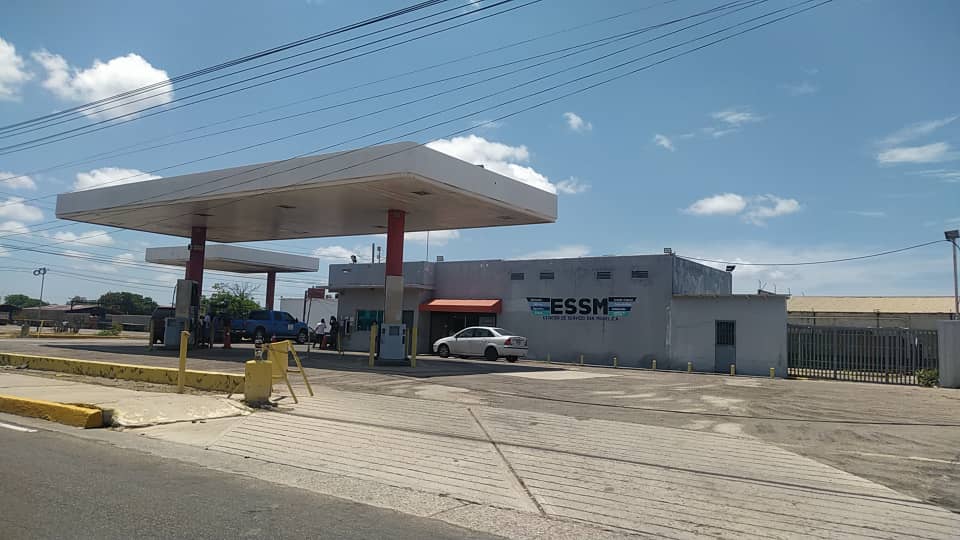 Cuando la escasez de gasolina se intensifica en Falcón, aparecen los bachaqueros para “hacer su agosto”